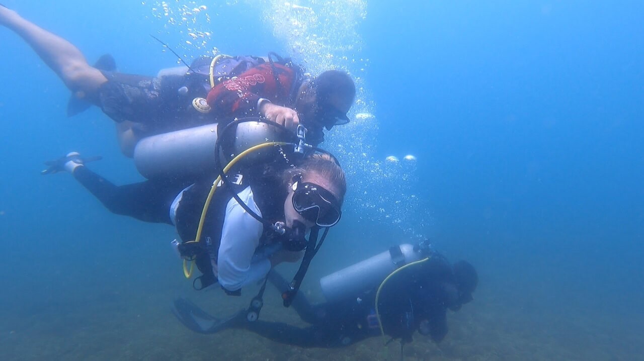 Ali Ingersoll defying the odds by scuba diving as a C6 quadriplegic