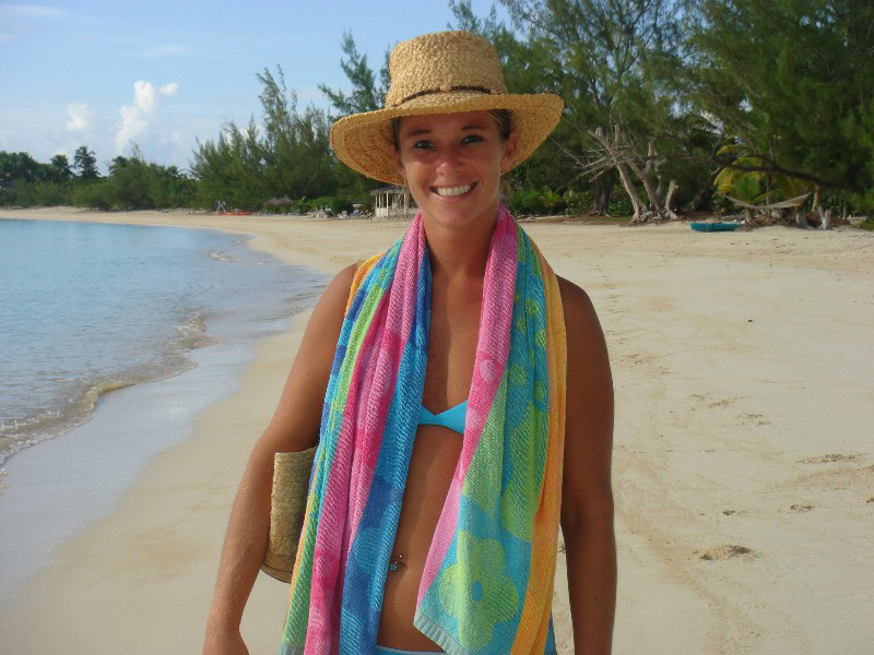 Ali Ingersoll spending time on the beach prior to her accident in 2010